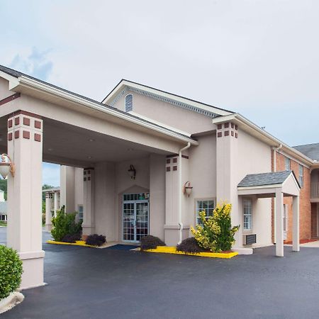 Super 8 By Wyndham Covington Otel Dış mekan fotoğraf